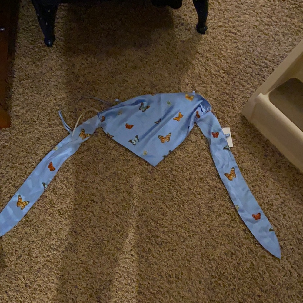 Adorable butterfly cropped top